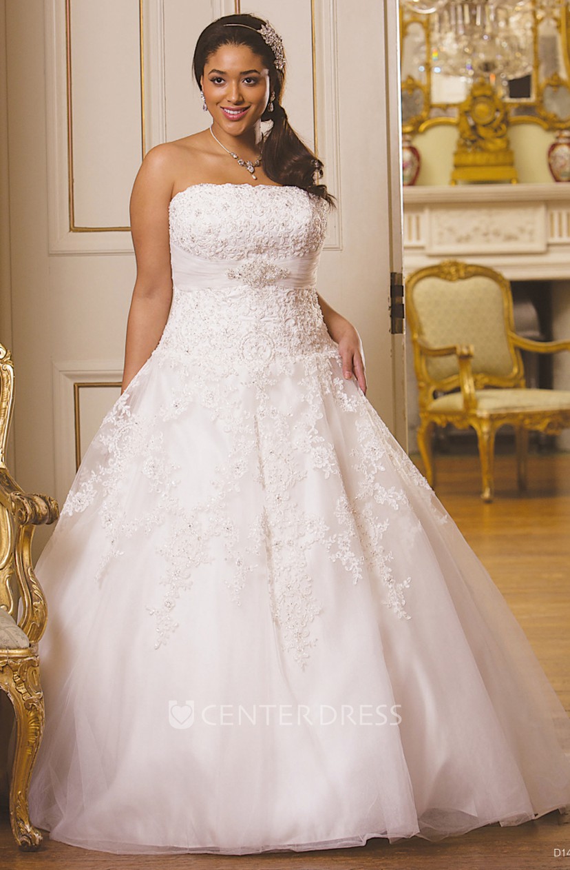A Line Strapless Long Lace Plus Size Wedding Dress With Appliques